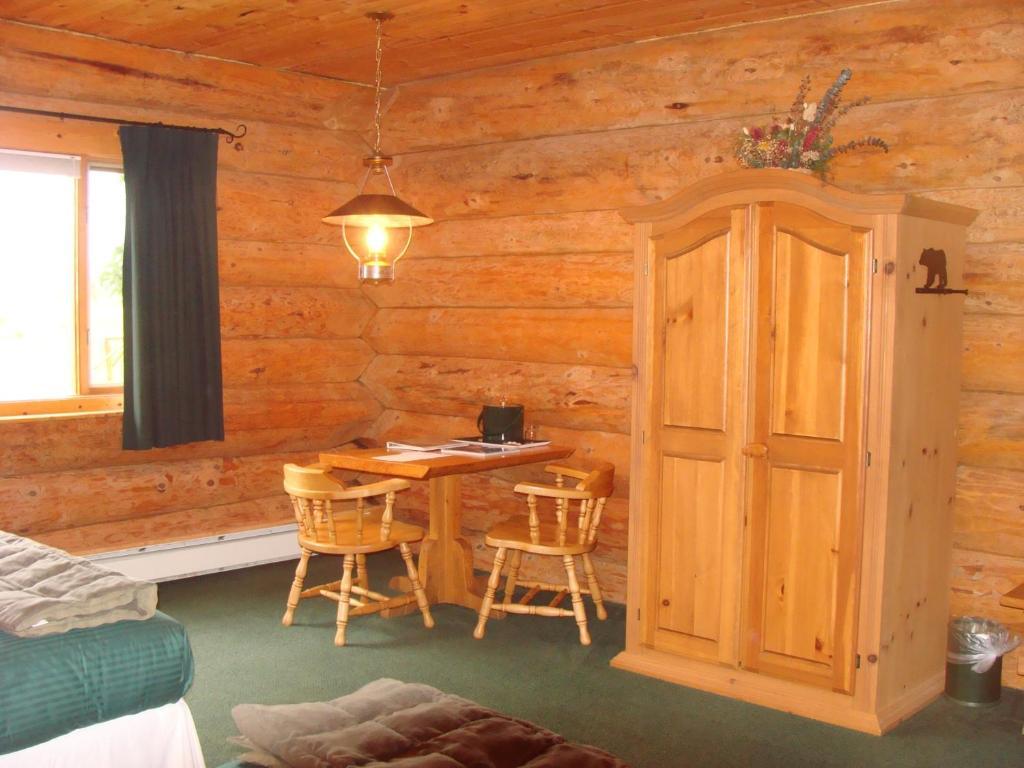 Bear Track Inn Gustavus Kamer foto